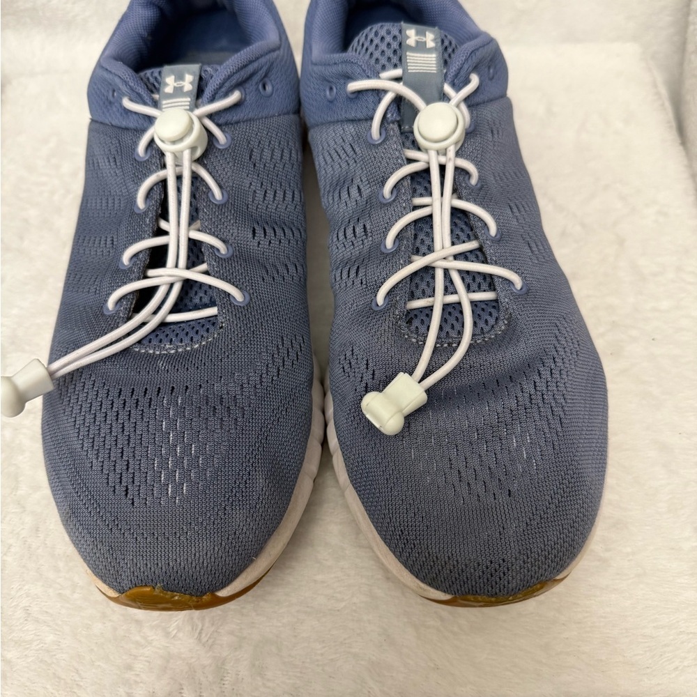 Mens Under Armour Micro G Pursuit running shoes in navy blue.SIZE 11